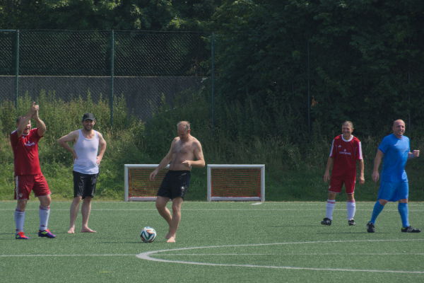 "Osterwicker Jungs" Fangesänge von unseren Lebacher Gästen 