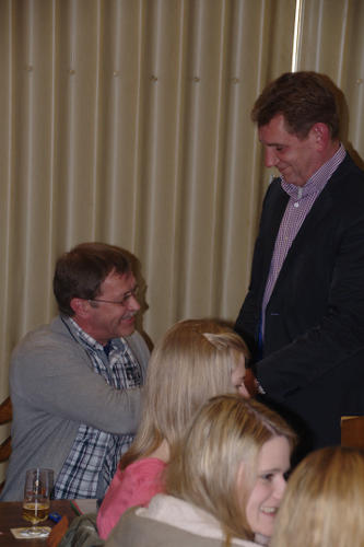 Auch unser Kassierer Bernhard Wensing wird ohne Gegenstimme wiedergewählt.