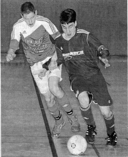 Im Vorwärtsgang: Lars Knipper (rechts), Kapitän der JSG Darfeld/Osterwick