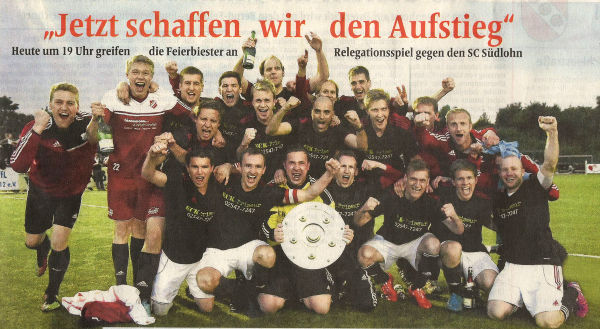 So sehen Sieger aus: Die Meisterspieler von Westfalia Osterwick feiern ihren Titel.