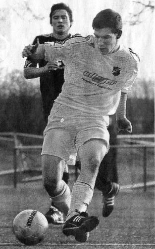 Stürmischer Bursche: Uli Wirtz,Verteidiger aus Osterwick, schaltete sich stets in Angriffsspiel ein.