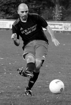 Zoui Allali bleibt Spielertrainer bei Westfalia Osterwick.	 Foto: az