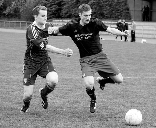 Nur den Vorwärtsgang kennen Timo Mevenkamp (rechts) und Westfalia Osterwick zurzeit – auch am Sonntag beim SV Gescher III gilt das Team als Favorit. Foto: Frank Wittenberg