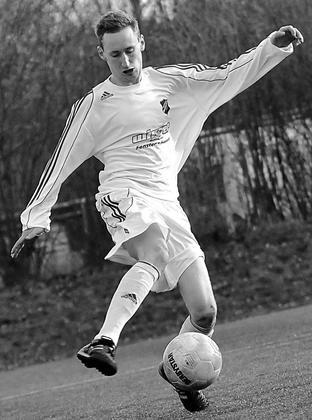 Gut gespielt: Tobias Lanfers, Offensivspieler aus Osterwick, machte in der Schlussphase Platz für Betreuer Dennis Alferink. Foto: az