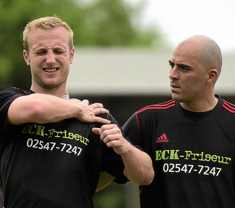 Zwei Invaliden: Niklas Segbers (links) ist zweimal die Schulter herausgesprungen. Zoui Allali hat einen Faserriss in der Wade. Foto: az