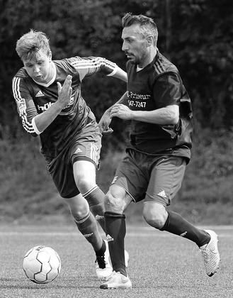 Der Trainer geht voran: Engin Yavuzaslan (rechts). Fotos: uh Foto: az