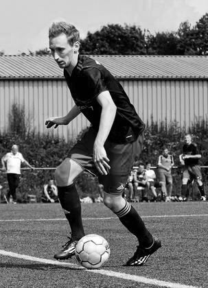 Das war nichts: Tobias Lanvers und seine Osterwicker Kollegen hatten einen ganz schwarzen Tag in Olfen. Foto: Ulrich Hörnemann