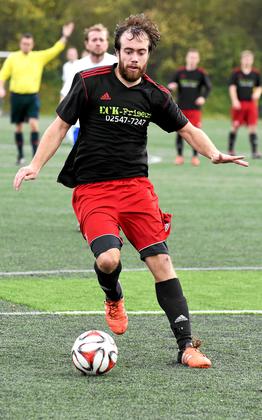Wichtige Alternative in der Westfalia-Offensive: Lukas Segbers ist wieder dabei. Foto: Frank Wittenberg