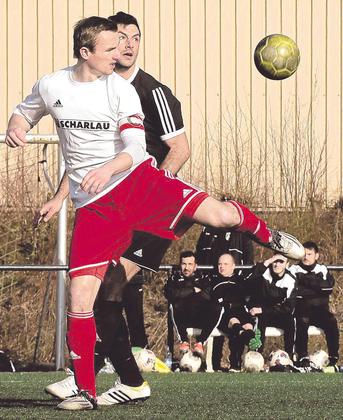 Aller Einsatz war vergebens: Tobias Paschert (vorn) müssen sich die Pleite selber zuschreiben. Foto: az