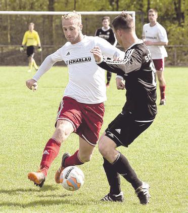 Voraussichtlich wieder fit: Niklas Segbers (links) könnte in Epe eine wertvolle Alternative sein. Foto: Frank Wittenberg