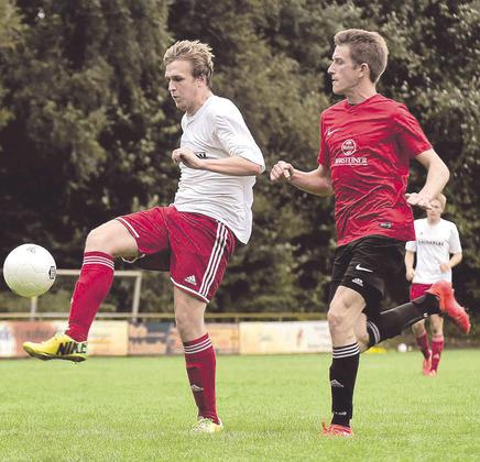 Verletzt: Luis Lammers (links), Nachwuchsspieler von Westfalia Osterwick, fehlt in Dülmen. Foto: Ulrich Hörnemann
