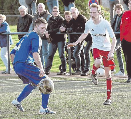 Erzielte in Gescher das einzige Tor für die Westfalia: Tobias Lanfers (rechts). Foto: Frank Wittenberg Foto: az