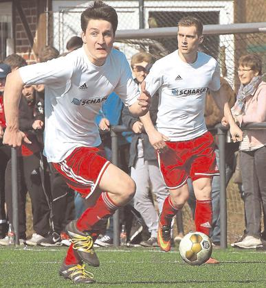 Starke Leistung: Lars Knipper (links) und Timo Mevenkamp (rechts), beide Westfalia Osterwick. Foto: az