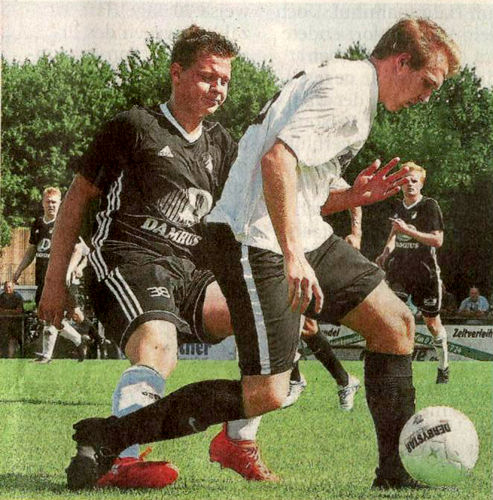 Laufduell 2: Andreas Schulenkorf (links) jagt Luis Lammers.