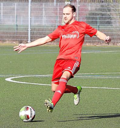 Der Mann des Tages: Mario Worms erzielte beide Tore für Westfalia Osterwick zum Sieg bei der SG 06. Foto: az