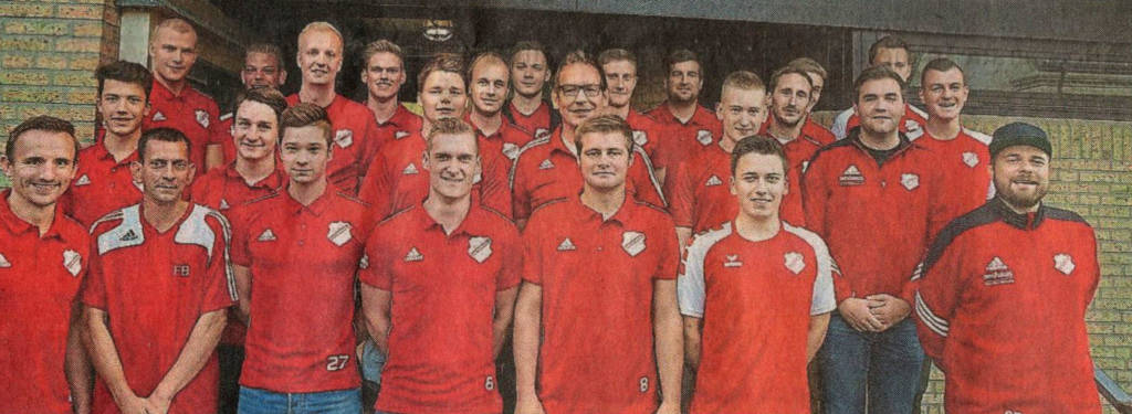 Großer Aufmarsch im Pfarrheim in Osterwick: Viele Spieler aller Senioren-Mannschaften der Fußball-Abteilung von Westfalia Osterwick gingen gemeinsam zum Blutspenden, viele davon zum ersten Mal. Natürlich auch in der großen Hoffnung, viele weitere Menschen zum Blutspenden zu motivieren. Foto: Jonas Paschert