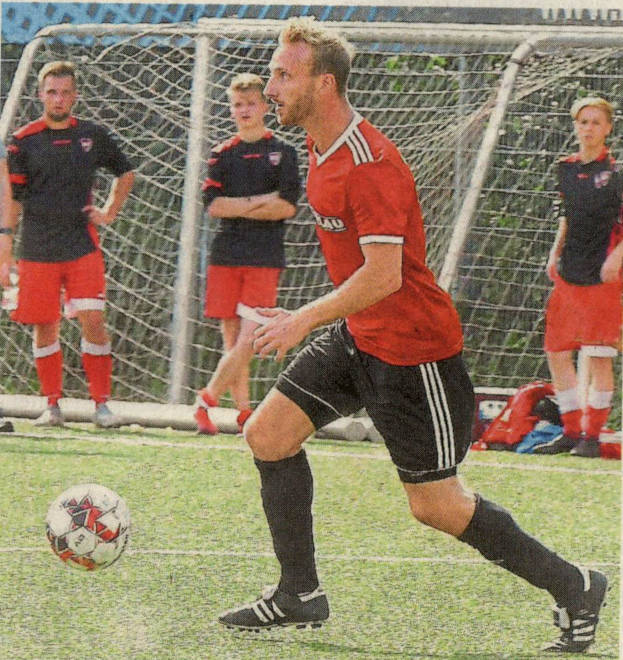 Wieder am Ball: Niklas Segbers half in den letzten Minuten im Westfalia-Trikot aus.