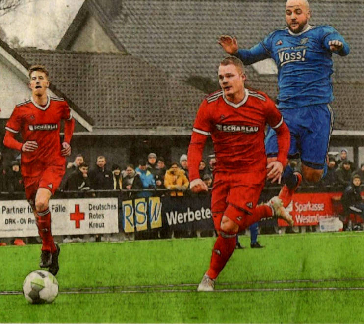 Halt, mein Freund! Wer wird denn gleich in die Luft gehen? Der Darfelder Johannes „Jojo" Gövert staunt über das Tempo von Simon Rotthäuser.