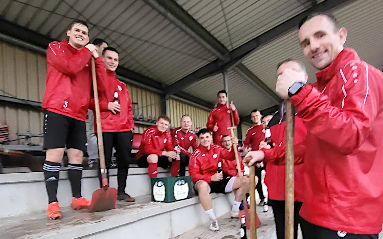 Tobias Paschert und die Erste Mannschaft legten gestern noch eine Schippe drauf.