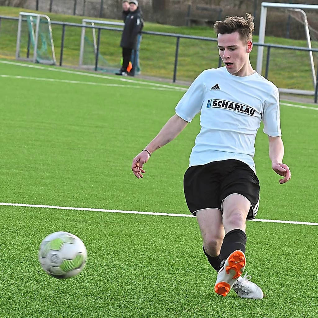 Bereitete den zwischenzeitlichen 1:1-Ausgleich für Westfalia Osterwick vor: Timo Fedders. Letztlich musste der Bezirksliga-Aufsteiger allerdings eine 1:5-Schlappe gegen DJK Eintracht Stadtlohn hinnehmen. Foto: Foto: fw