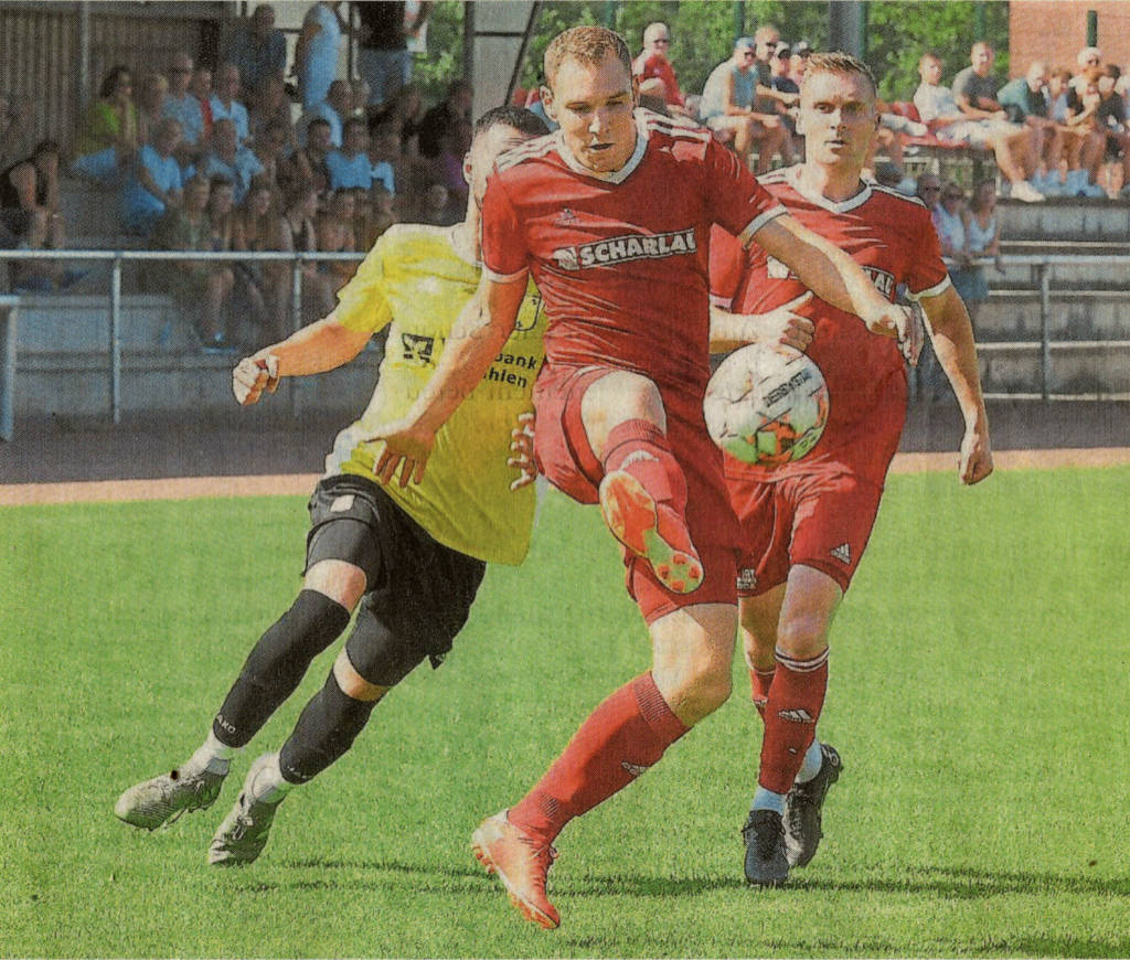 Hinten lassen sie wenig anbrennen, vorne treffen die Kollegen: Ulrich Witz und Timo Mevenkamp (rechts) hatten in Flaesheim fast alles im Griff.    Foto: fw