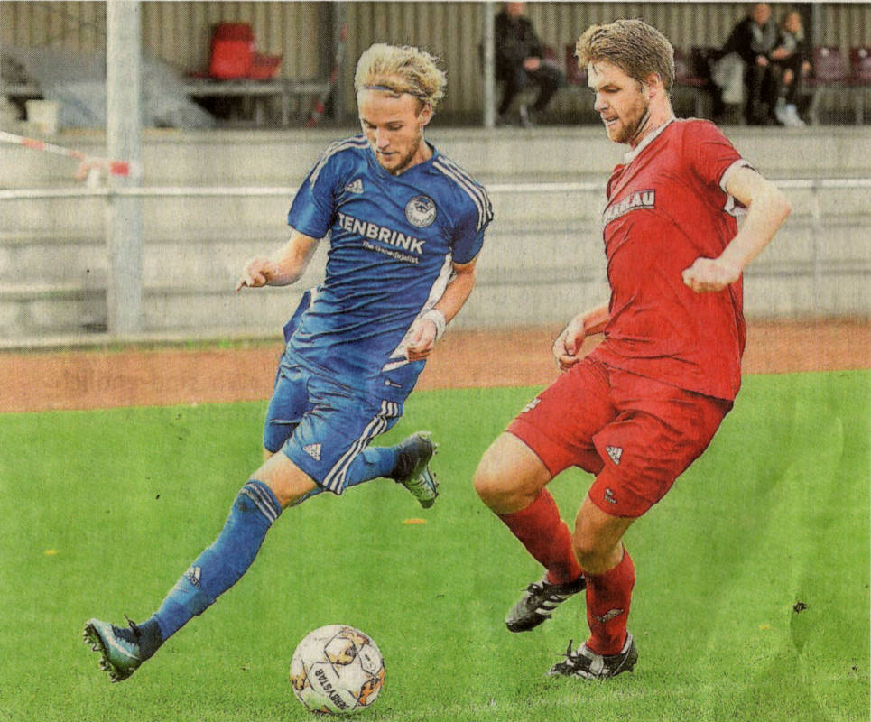 Auf die Defensive kommt es an: Timon Schüer (rechts) und seine Teamkollegen von Westfalia Osterwick wollen es den gegnerischen Angreifern so schwer wie möglich machen.    Foto: fw