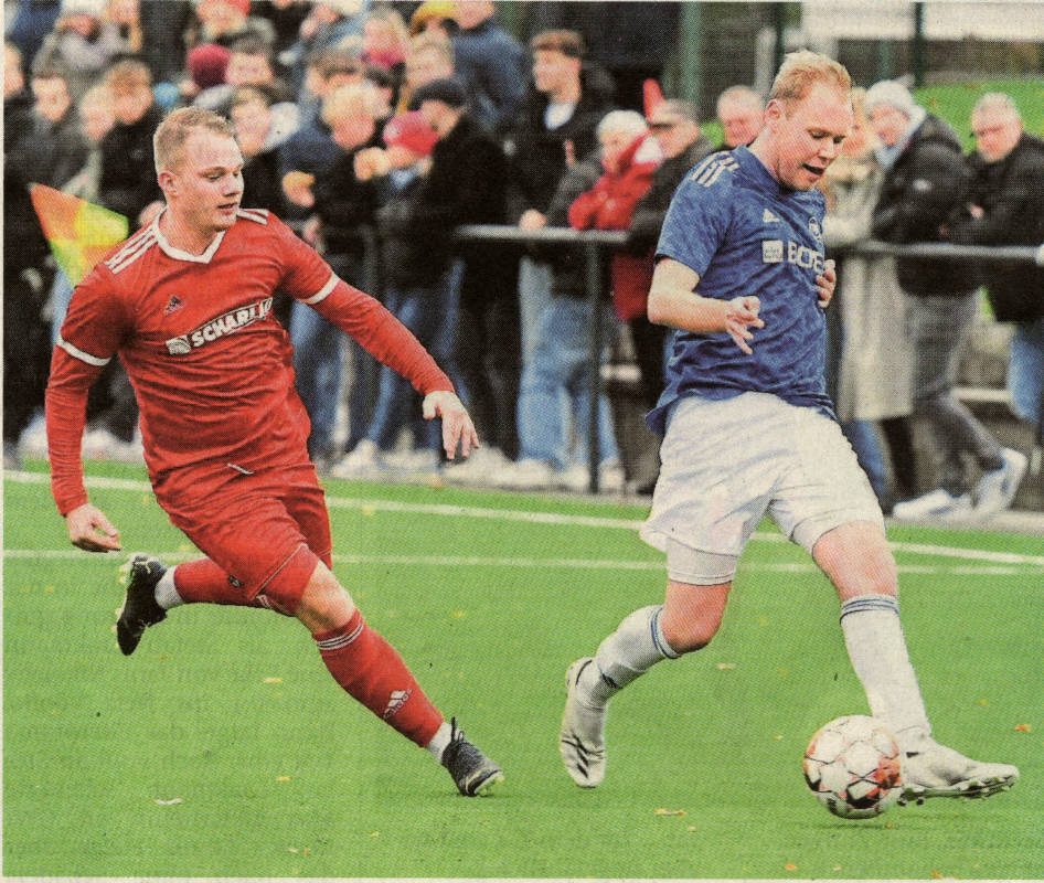 Erst 2:0 für die WK, dann 3:2 für die Westfalia — ein ähnlich spektakuläres Duell wie in der Hinrunde wollen sich Simon Rotthäuser (links) und Kai Hemsing auch morgen liefern.    Foto: tv,