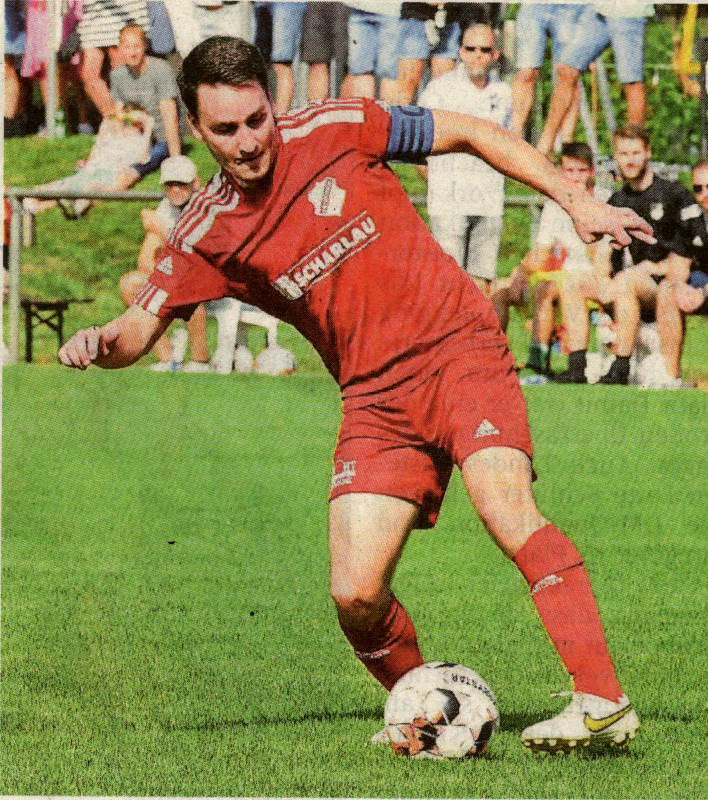 Der Kapitän geht vorneweg: Auf Lars Knipper und die Westfalia kommt mit dem SC Reken viel Arbeit zu.    Foto: Frank Wittenberg