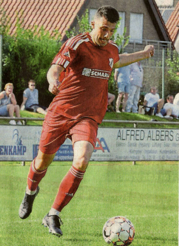 Luca Thiäner treibt an: Nach dem 1:5 beim RSV Borken will Westfalia Osterwick morgen ein anderes Gesicht zeigen.    Foto: Frank Wittenberg