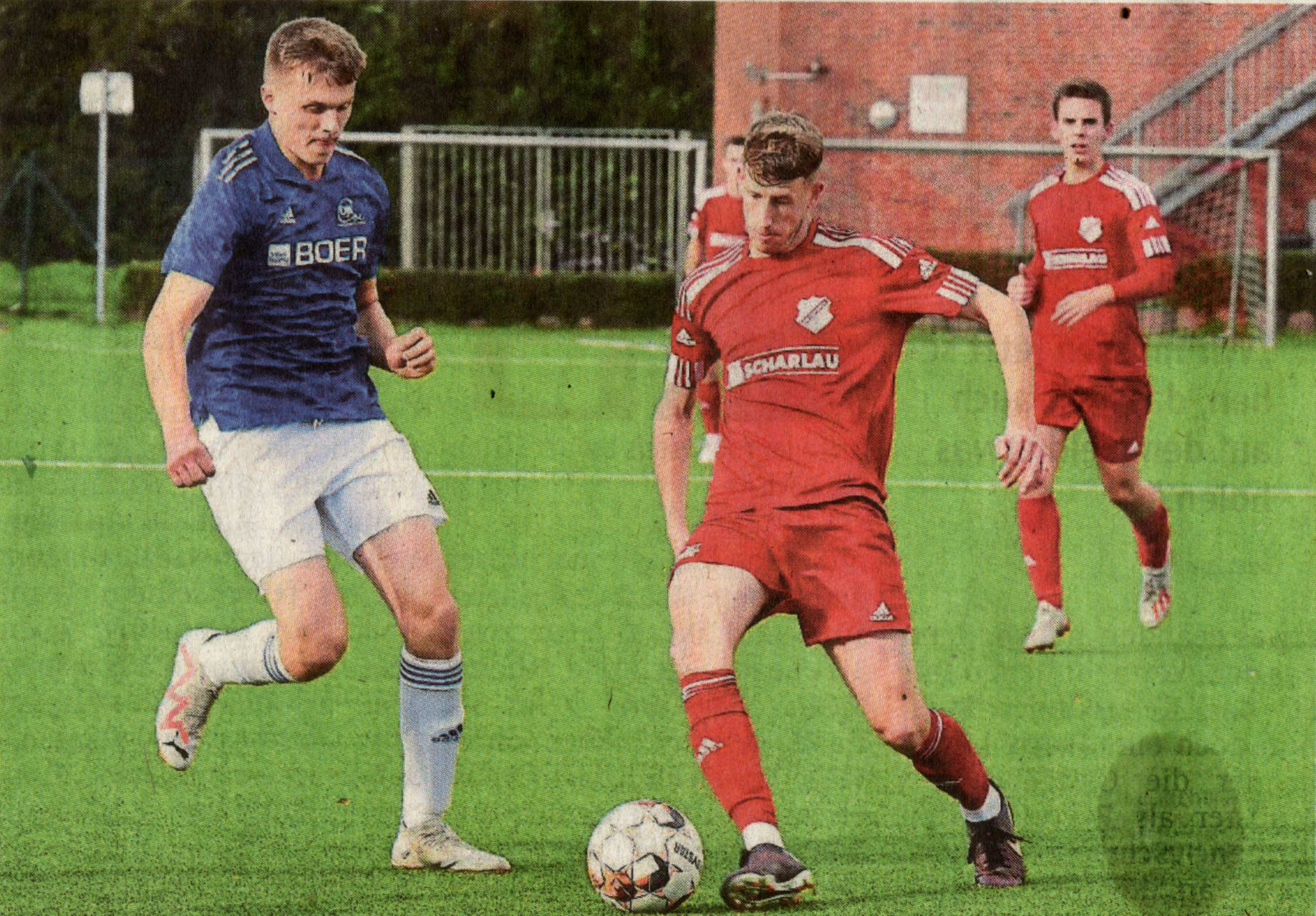 Niederlagenserie gestoppt, Selbstvertrauen getankt: Mit Westfalia Osterwick ist Florian Richters (rechts), hier im Duell mit. dem DJK'ler Steffen Edeler, morgen bei Viktoria Heiden gefordert.    Foto: fw