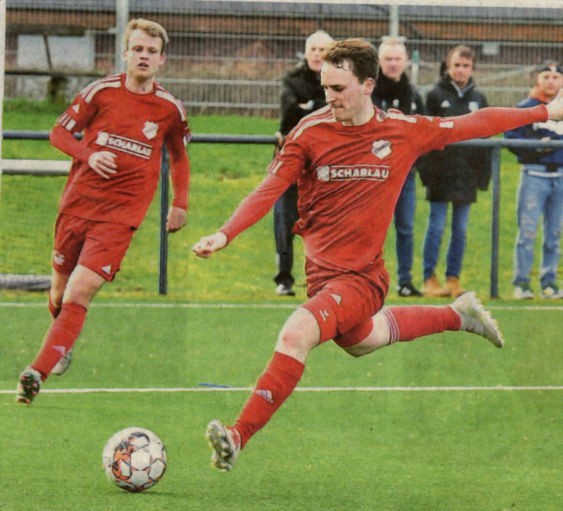 Derbysiege machen Laune, noch wichtiger sind aber schlicht die drei Punkte: Simon Werschmöller (r.) und Noah Eggemann sind morgen mit der Westfalia gegen SW Holtwick gefordert.    Fotos: fw