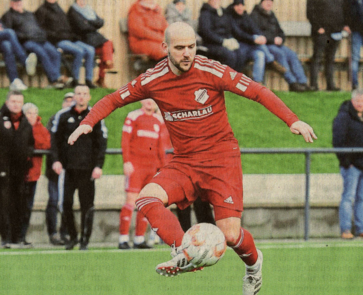 Nichts zu holen am Geburtstag: Mario Worms und seine Osterwicker Mitspieler haben bei Vreden II verdient 1:3 verloren.    Foto: Frank Wittenberg