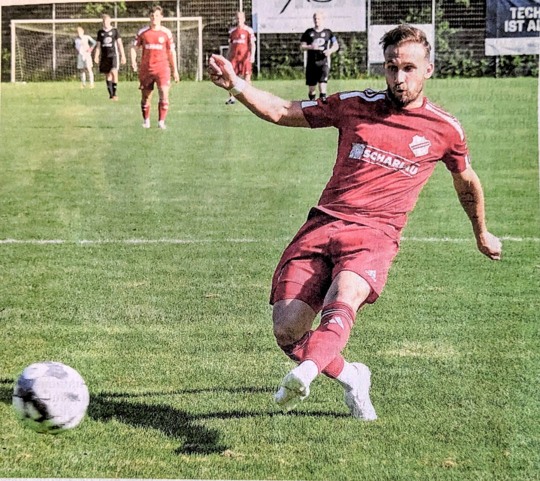 Pokalhürde Südlohn überspringen: Nach dem 4:1-Sieg gestern Abend steht Kevin Lehmann mit Westfalia Osterwick bereits im Achtelfinale.    Foto: fw