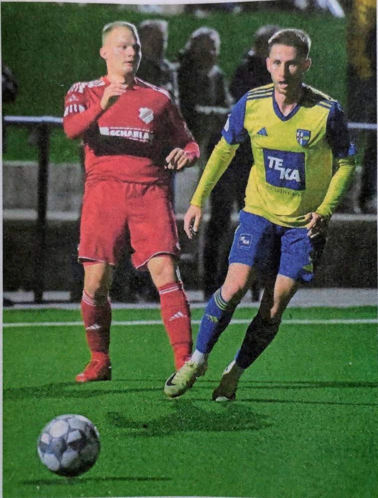 Chancenlos im Pokalspiel gegen SpVgg Vreden, aber voller Vorfreude auf .das Duell morgen in Billerbeck: Simon Rotthäuser (links).