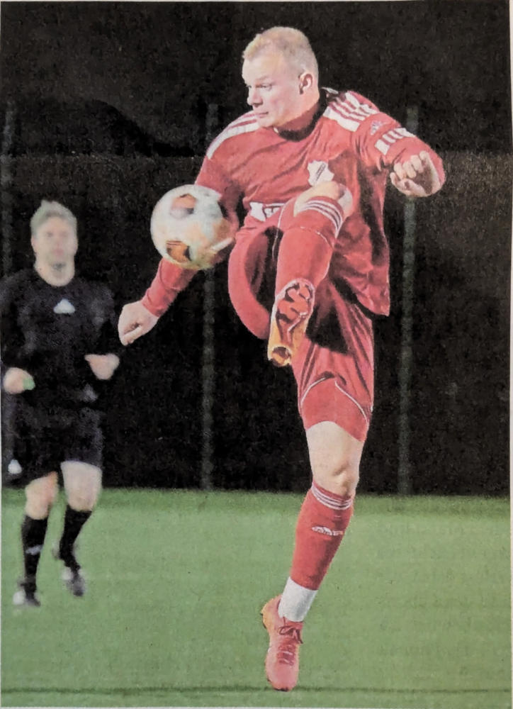 Musste in Reken angeschlagen raus und ist für Sonntag fraglich: Simon Rotthäuser (Westfalia Osterwick).    Foto: Frank Wittenberg