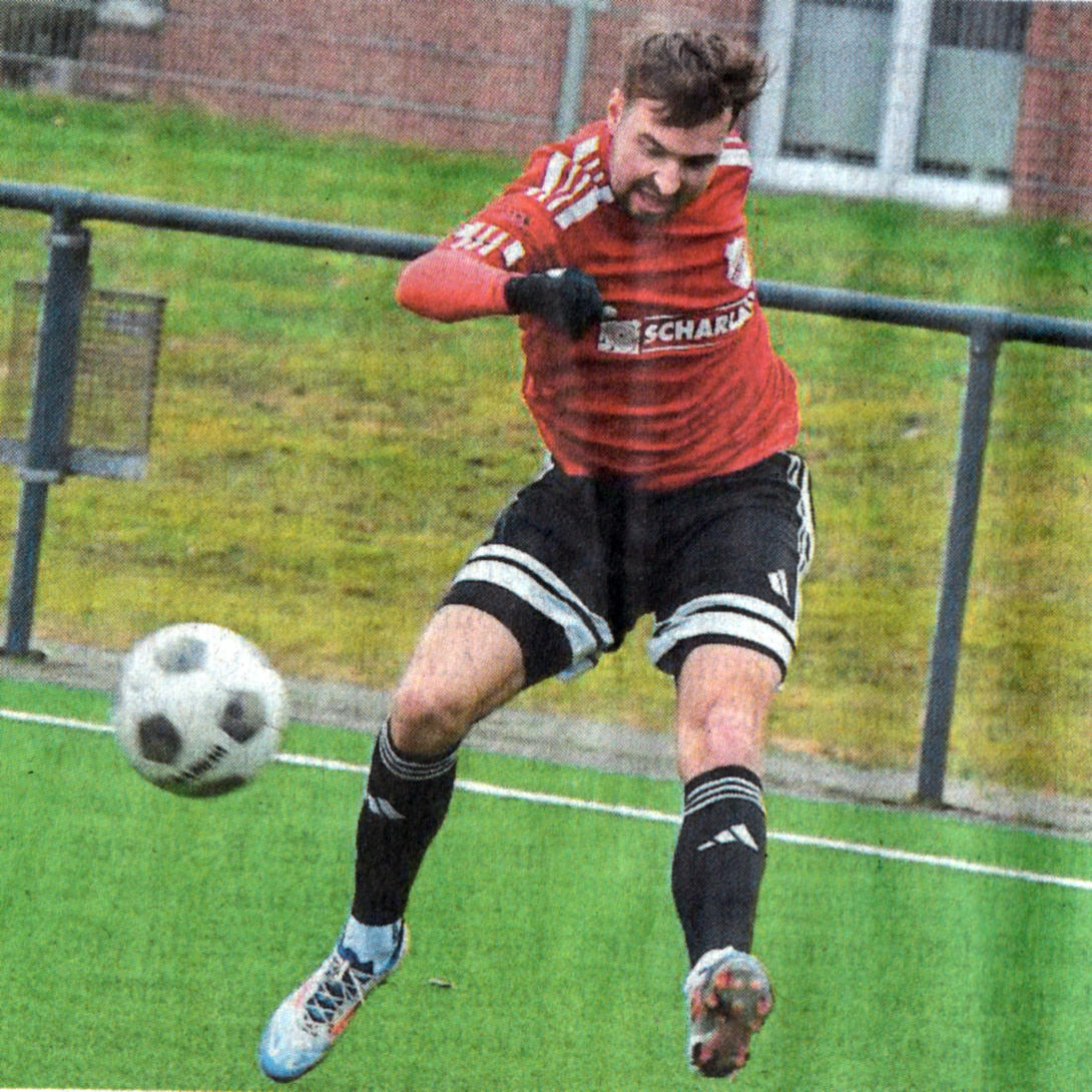 Mit Präzision Richtung Auswärtssieg: In Heek hoffen Sebastian Popinski und Westfalia Osterwick auf Zählbares.    Foto: fw